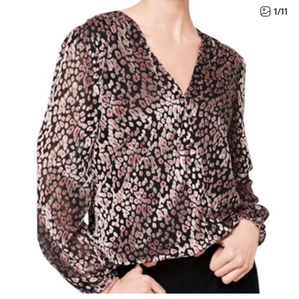 NWOT Gorgeous White House black market animal print Velvet Top size XS